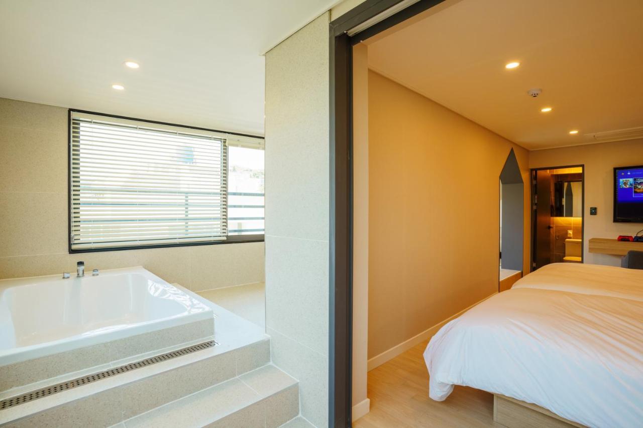 Hotel Pico Tongyeong Buitenkant foto